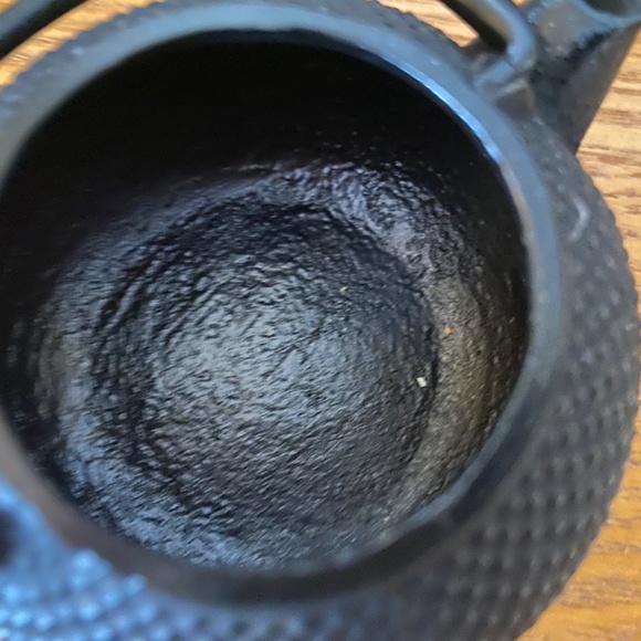 4 Miniature Teapots Cast Iron and Yixing Clay - Picture 8 of 15